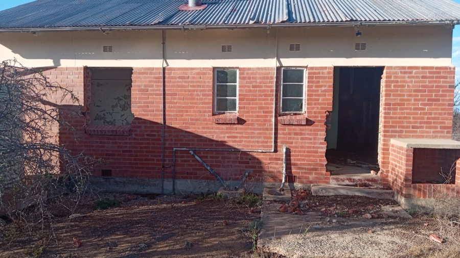 2 Bedroom Property for Sale in Aberdeen Eastern Cape
